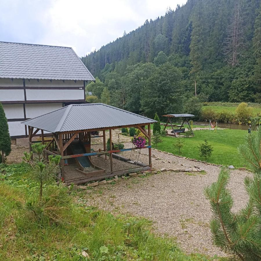 Holiday home Khatyna U Dolyni